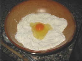 harina, la mantequilla y huevos 